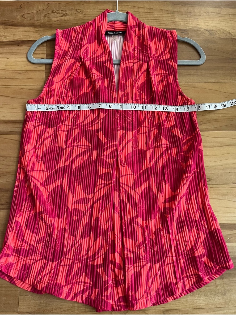 Cable & Gauge Pleated Floral Sleeveless Blouse Top Pink Red Small - Picture 7 of 8